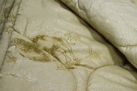 Одеяло максиЕвро (210х235) Верблюжья шерсть 150 гр/м ПРЕМИУМ (глосс-сатин)